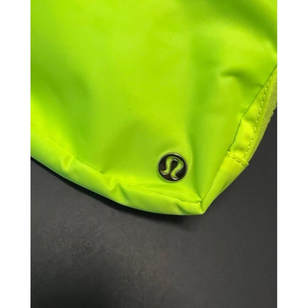 Lululemon - Picture 2 of 4